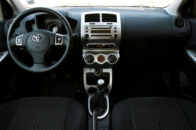 Toyota Urban Cruiser (sursa - 0-100.ro) Toyota Urban Cruiser (sursa - 0-100.ro)