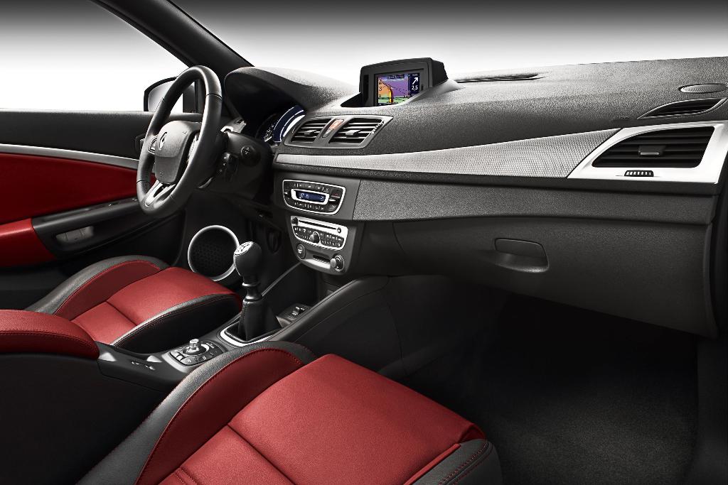 Renault Megane CC 2010 09 (sursa - Renault)