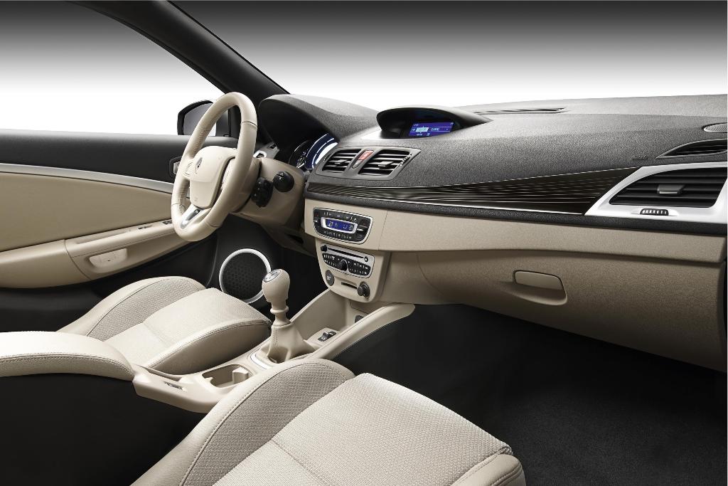 Renault Megane CC 2010 10 (sursa - Renault)