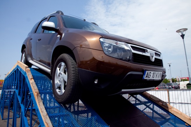 Dacia Duster (sursa - 0-100.ro)