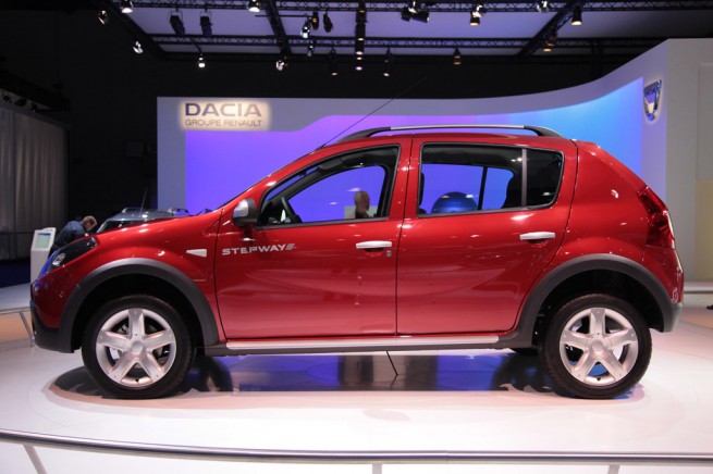 Dacia Sandero Stepway (sursa - 0-100.ro) Dacia Sandero Stepway (sursa - 0-100.ro)