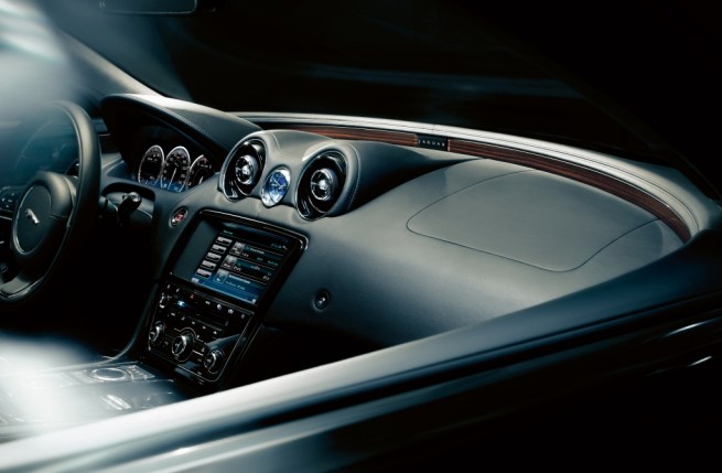 Interior Jaguar XJ (sursa - Jaguar) Interior Jaguar XJ (sursa - Jaguar)