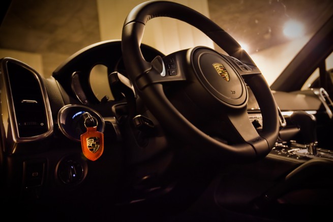 Interior Porsche (sursa - 0-100.ro)