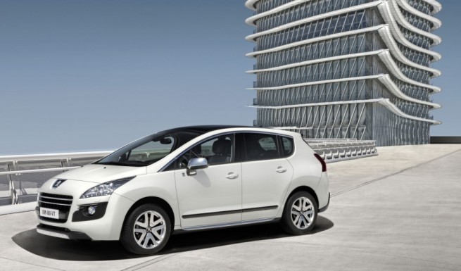 Peugeot 3008 Hybrid4 (sursa - Peugeot)