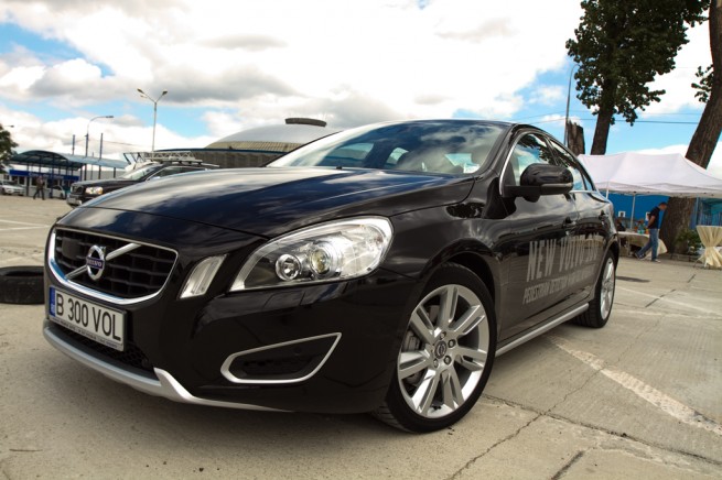 Volvo S60 (sursa - 0-100.ro)